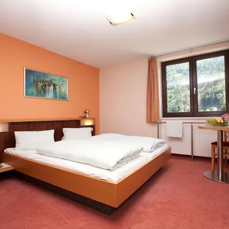 Stern 3*
